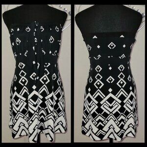 White House Black Market Strapless Tunic Top NWT Large